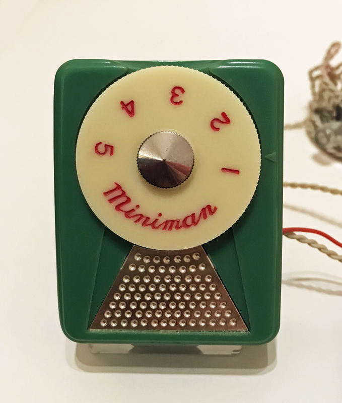 Miniman M-702 Germanium diode radio